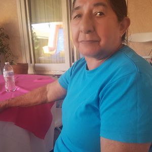 Meet your Posher, Dina